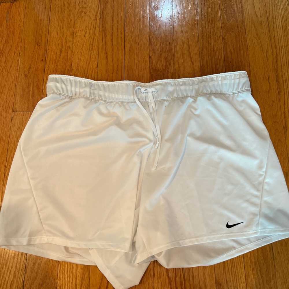 Nike Women’s Dri Fit workout short, white - Picture 1 of 4